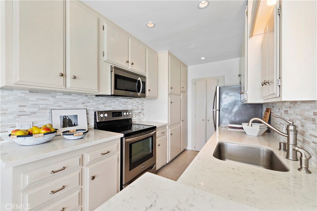 31561 Table Rock Drive 208