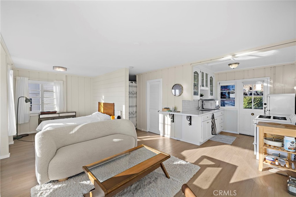 2746 S Coast