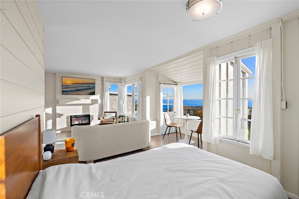 2746 S Coast