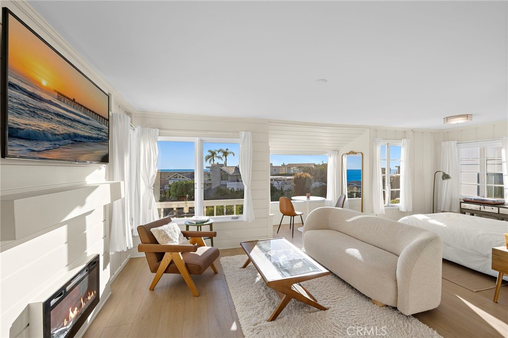 2746 S Coast