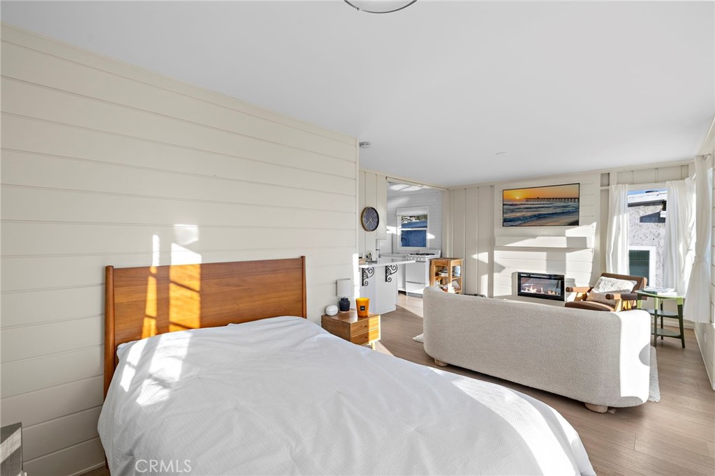 2746 S Coast
