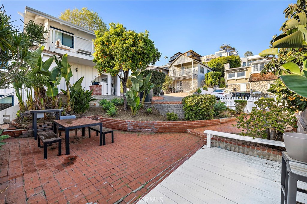 2746 S Coast