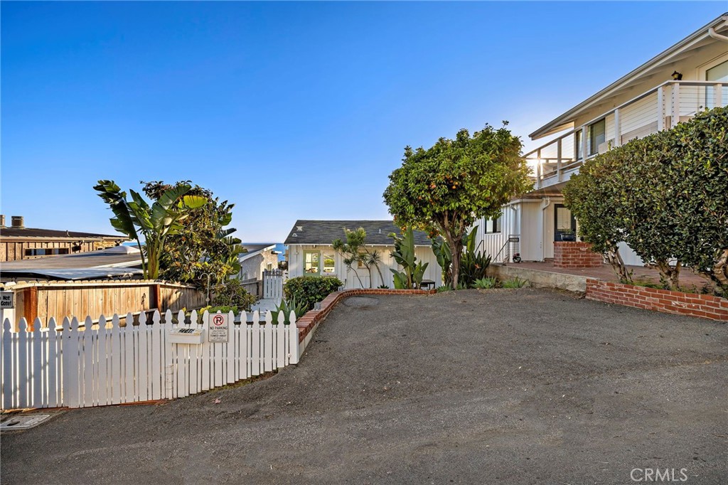 2746 S Coast