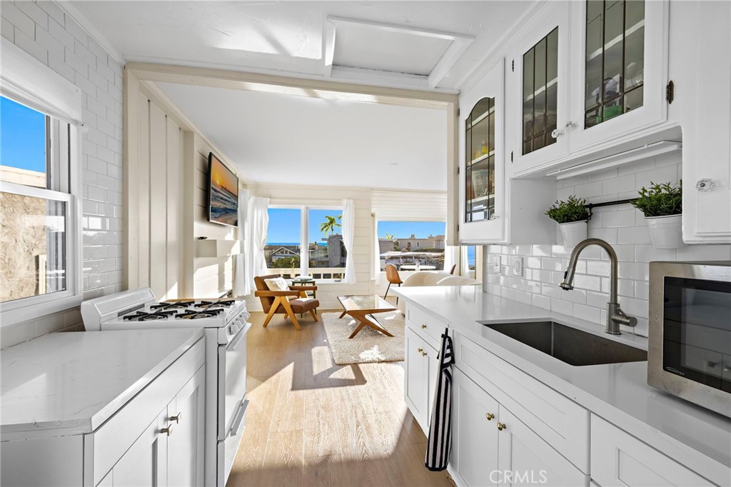 2746 S Coast