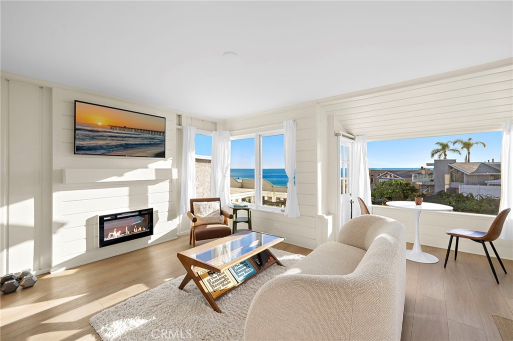 2746 S Coast
