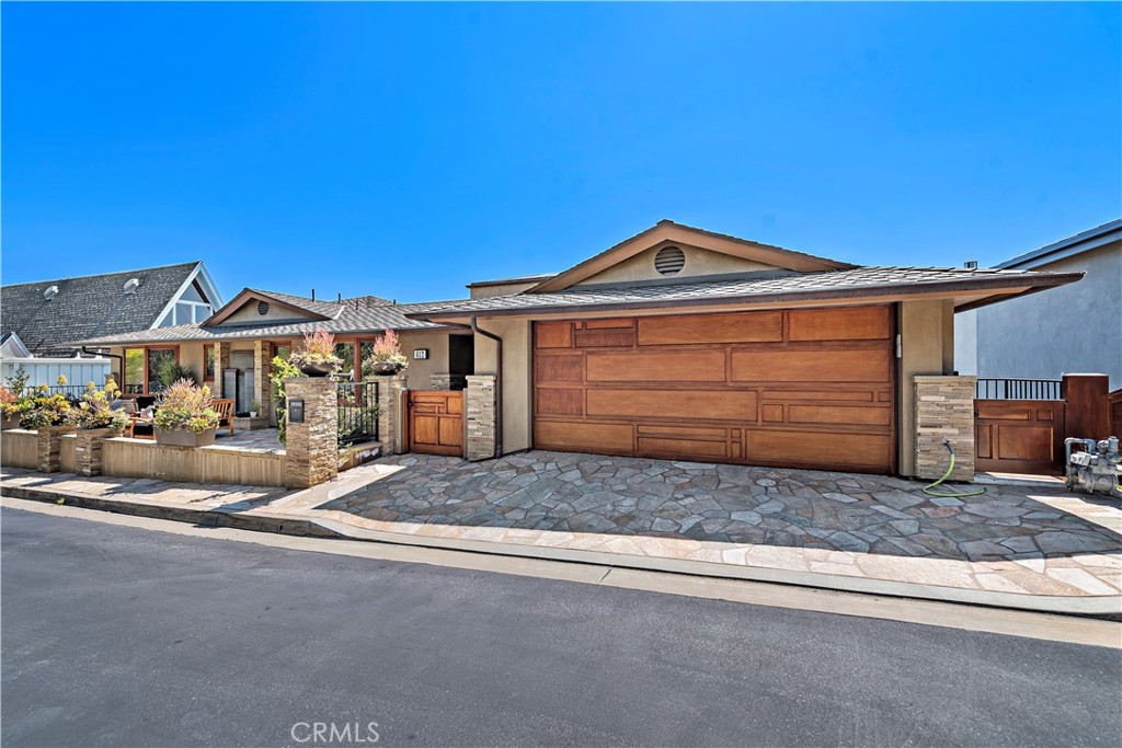 612 Allview Place