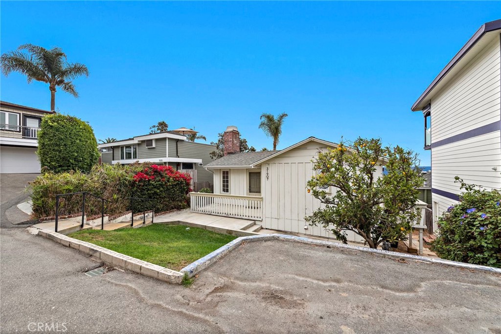 31907 Crestwood Place