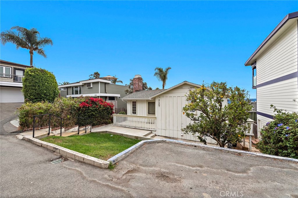 31907 Crestwood Place