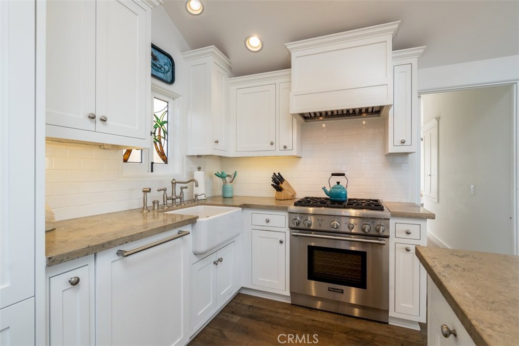 176 Mcaulay Place