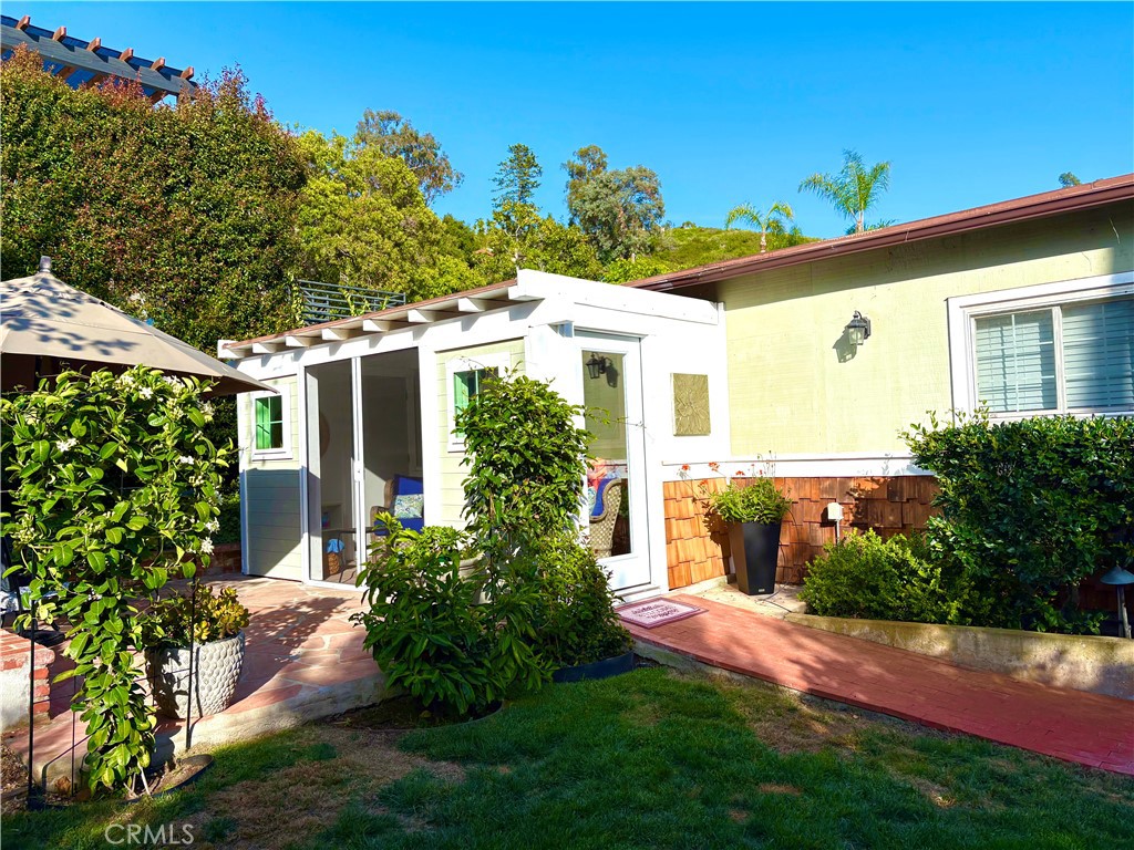 340 Moss Street back