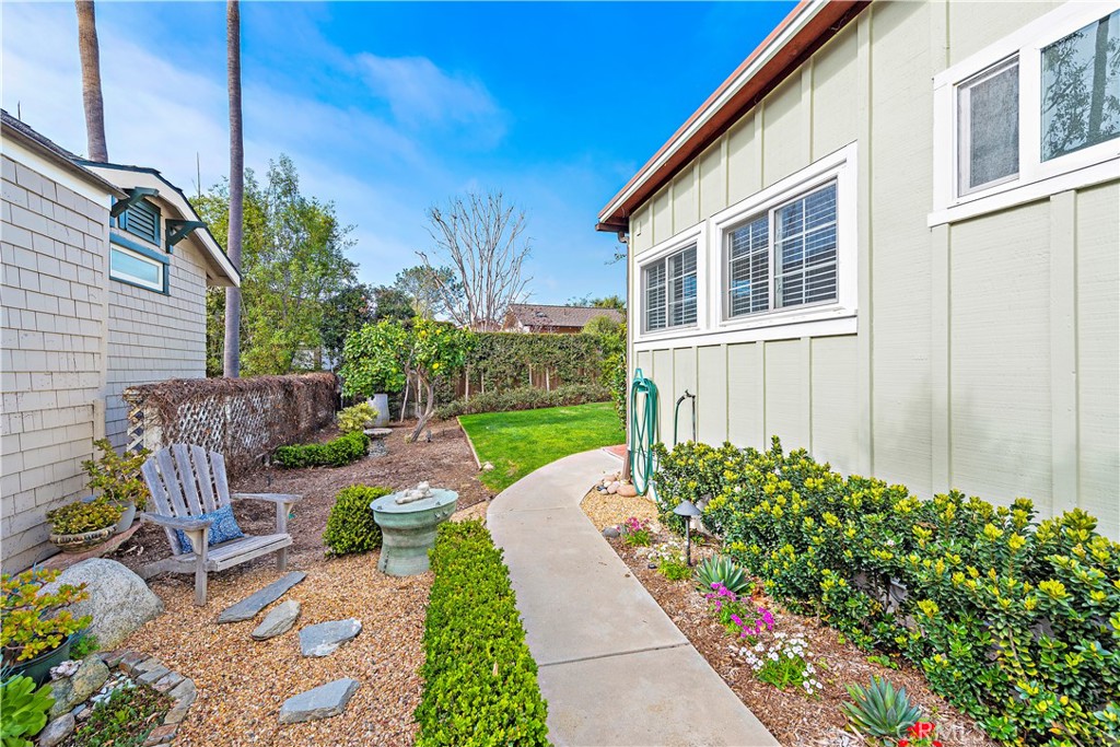 340 Moss Street back