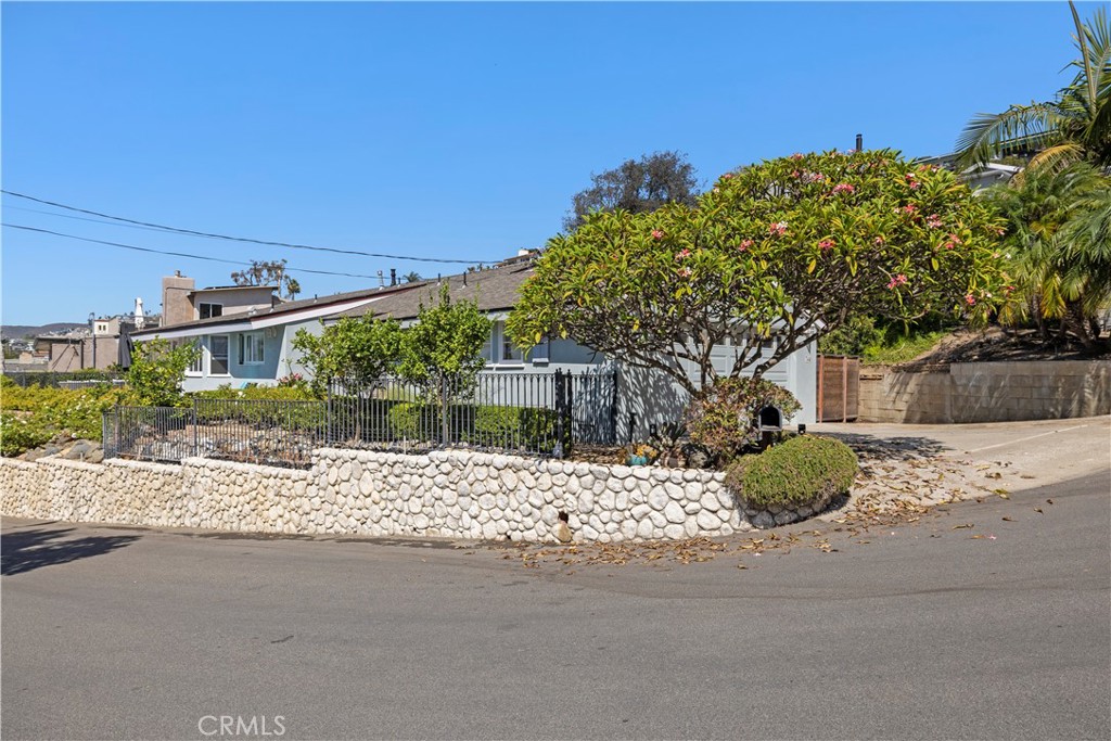 744 Oak