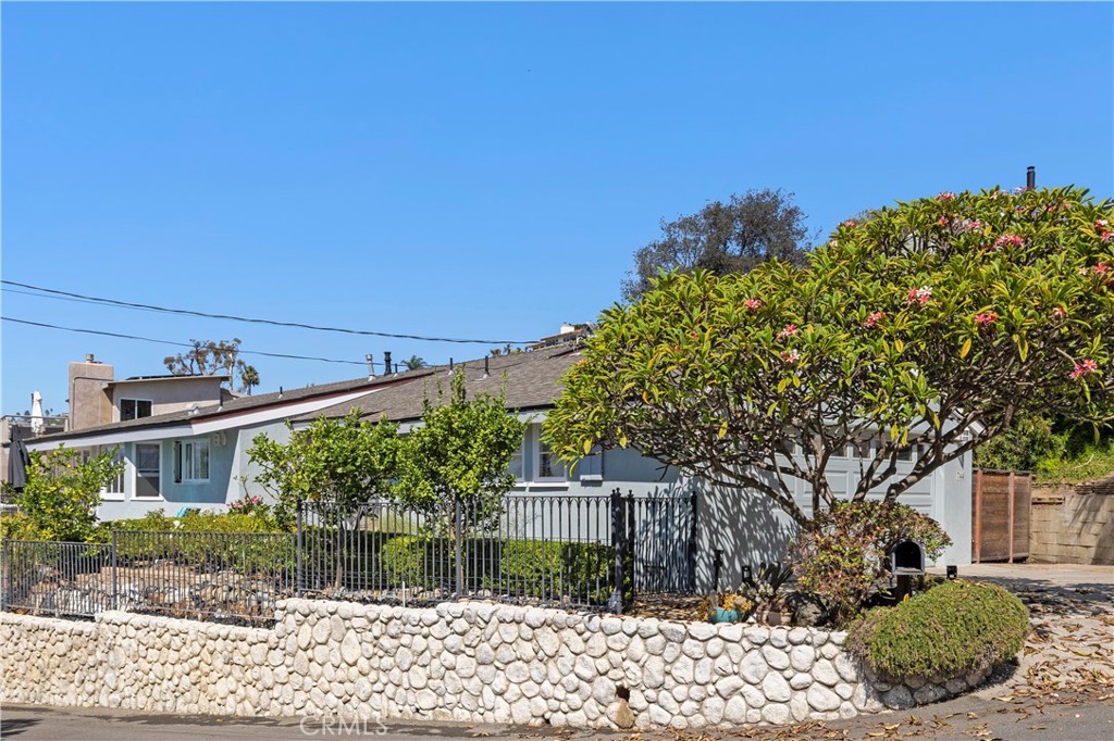 744 Oak