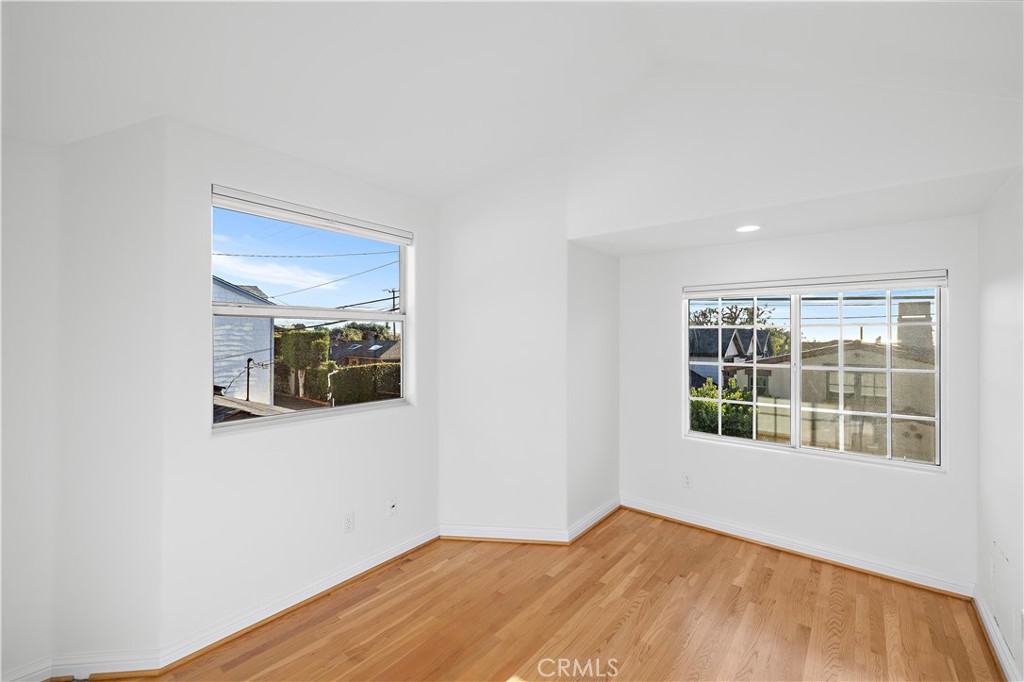 1055 Catalina