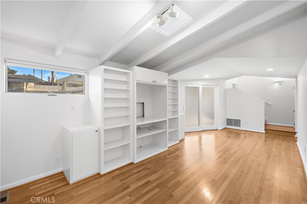 1055 Catalina