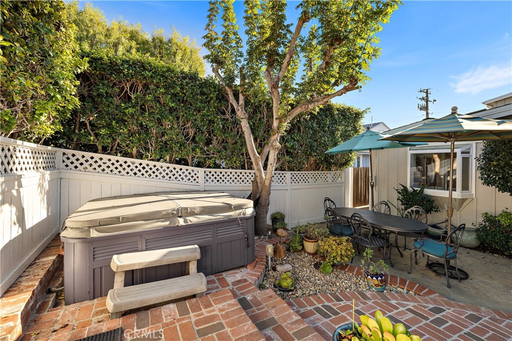 1055 Catalina