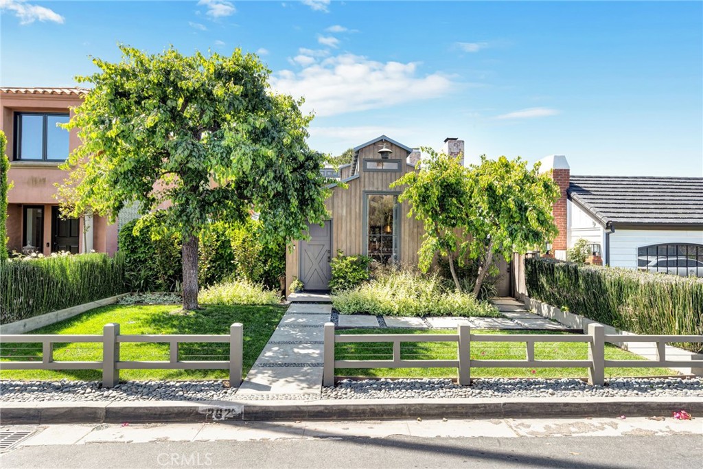 2622 Crestview Drive