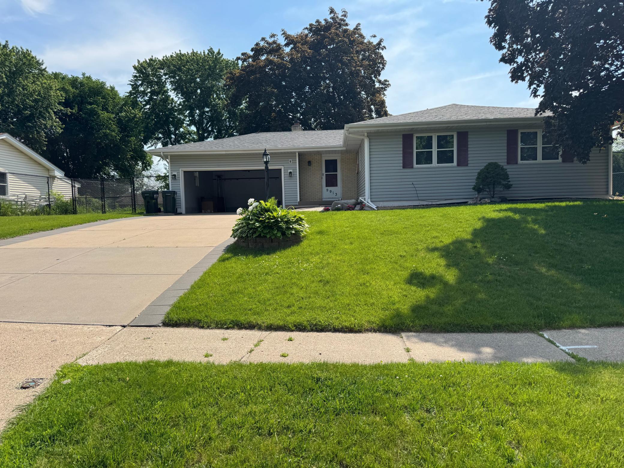 9913 Little Road