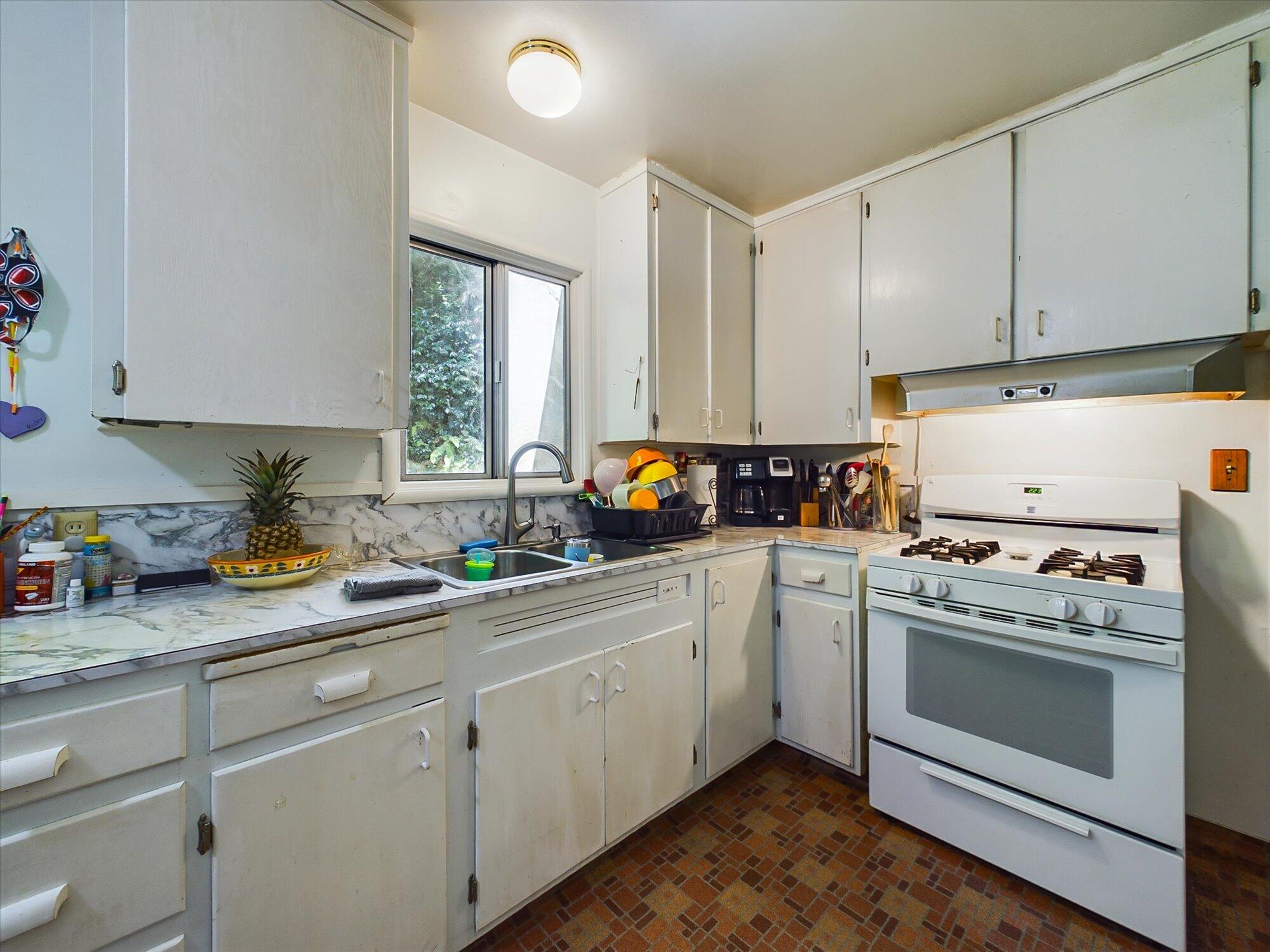 1636 Beverly Drive