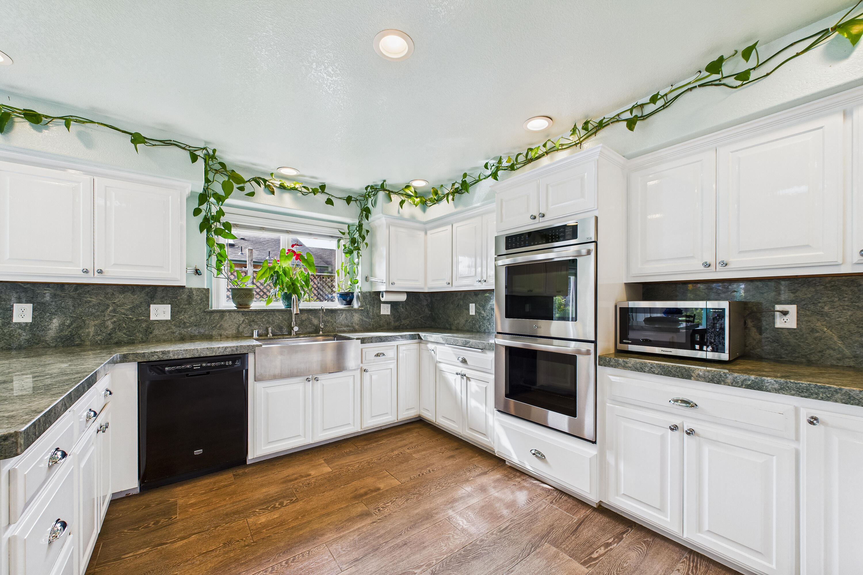 2090 Crystal Way, McKinleyville
