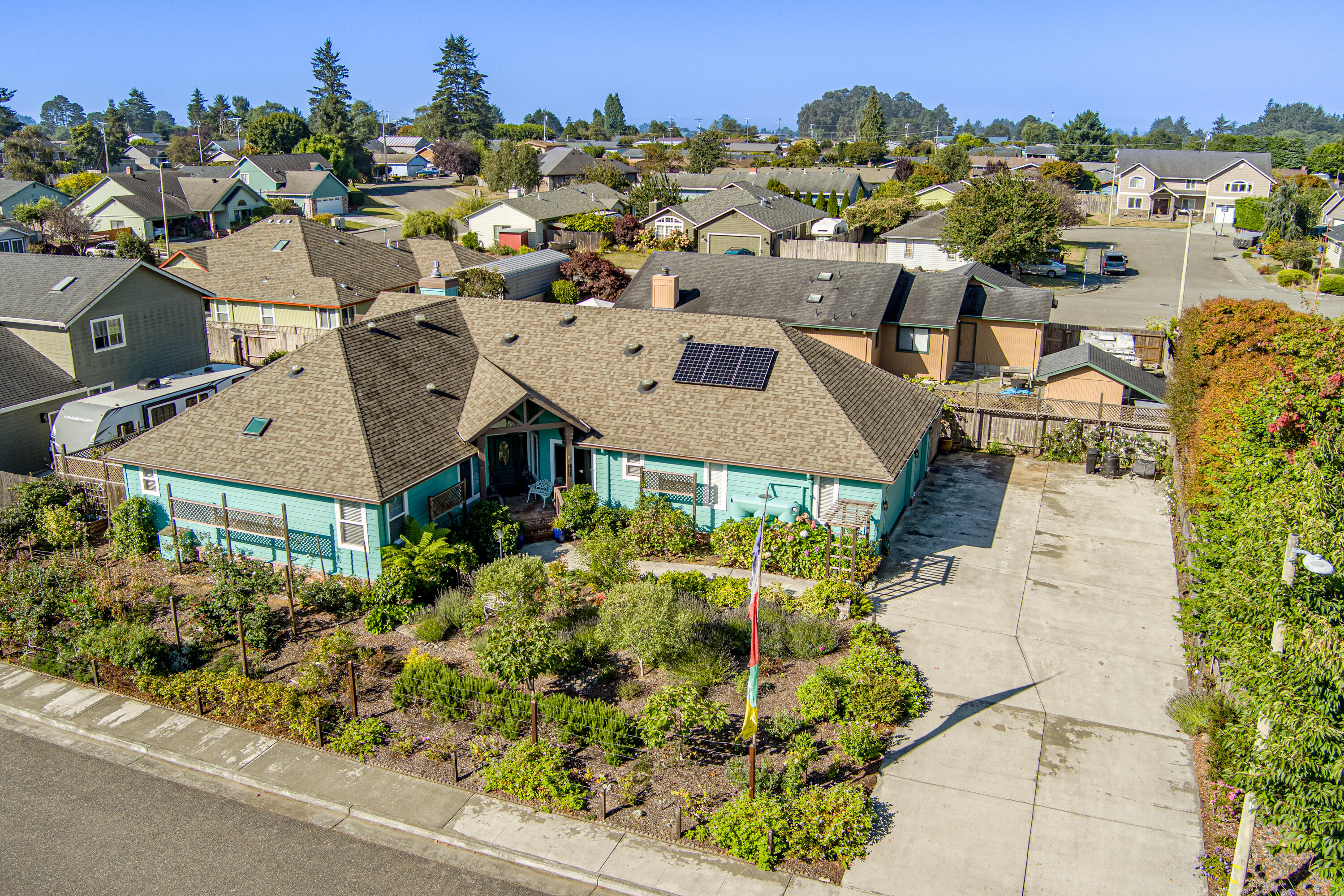 2090 Crystal Way, McKinleyville