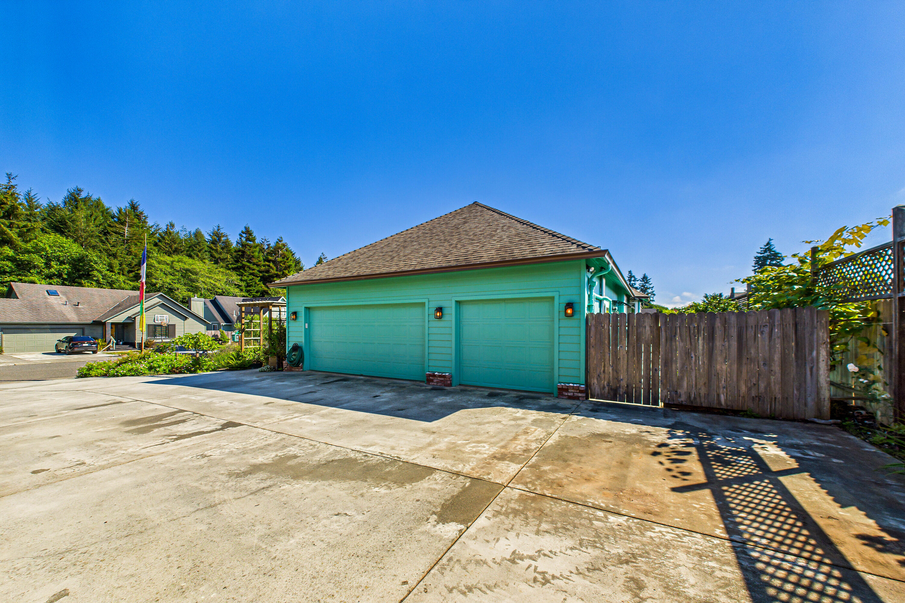 2090 Crystal Way, McKinleyville