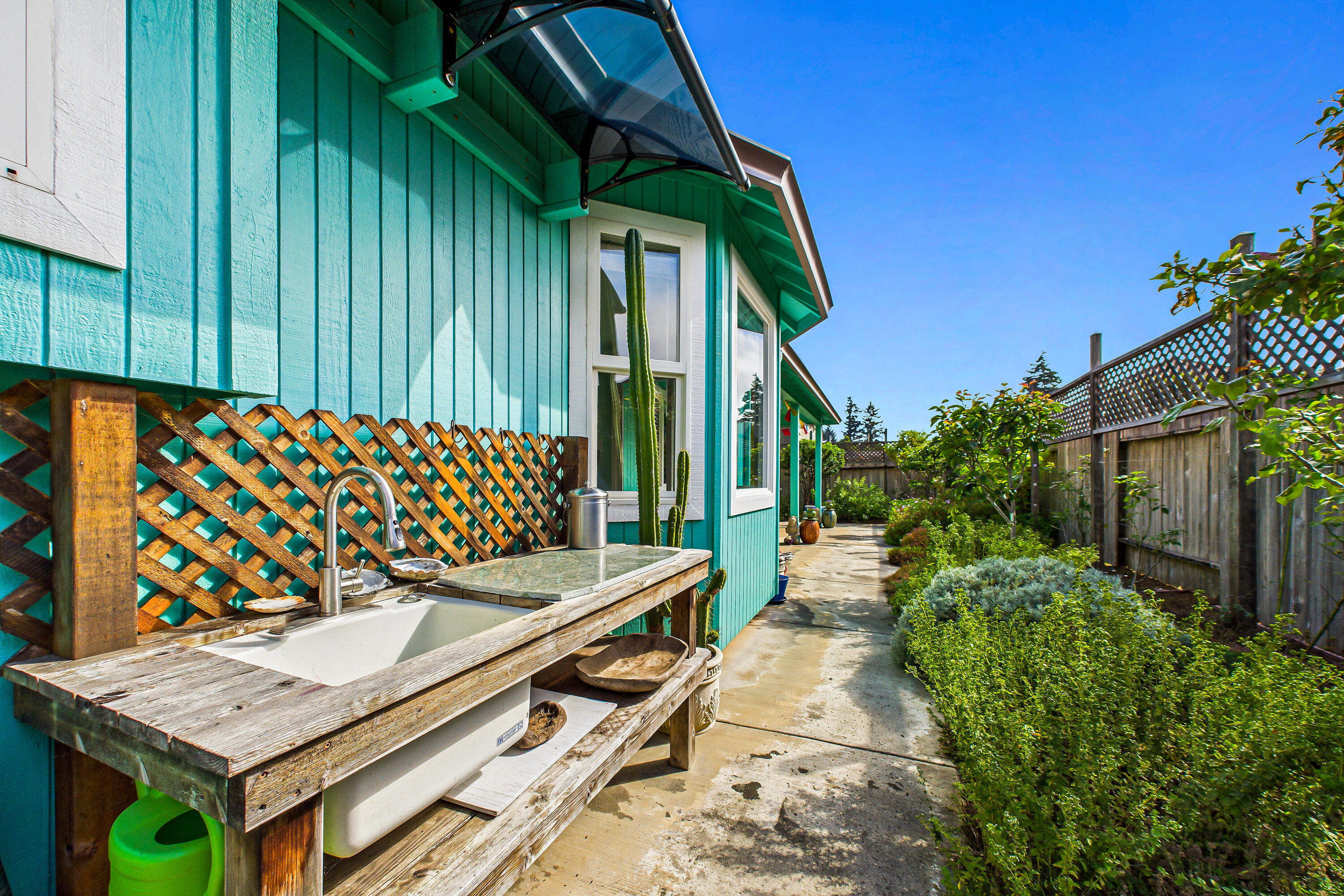 2090 Crystal Way, McKinleyville
