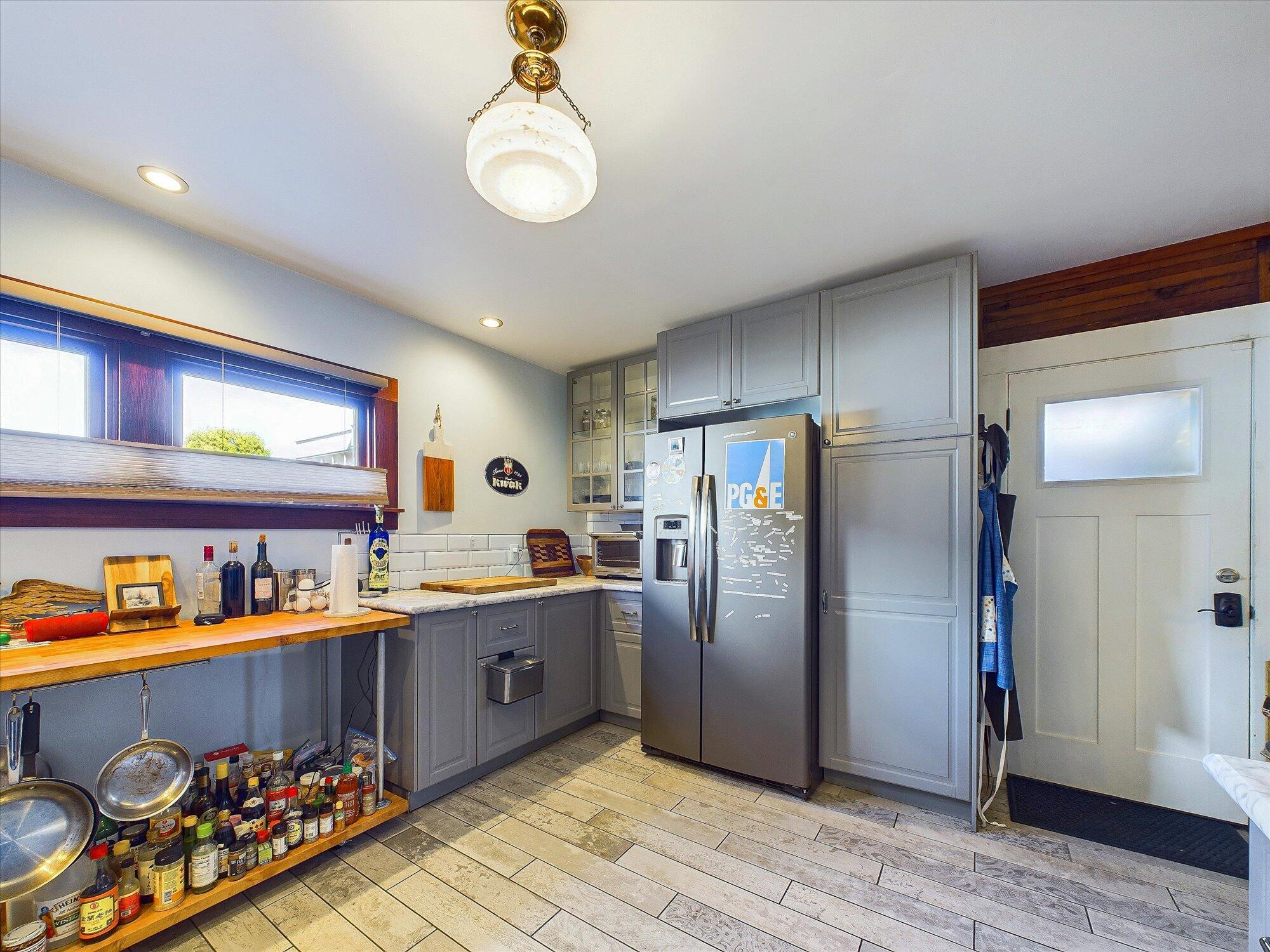 223 W 2nd Street, Eureka