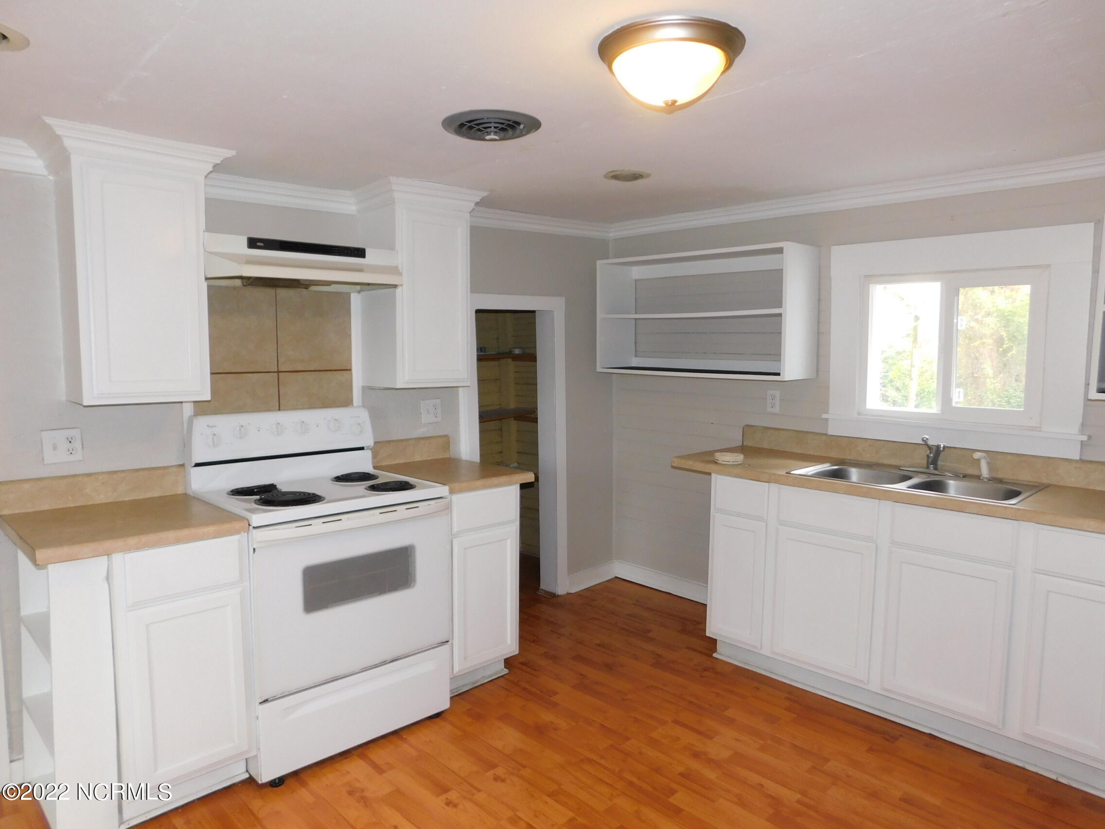 465 W New Hampshire Avenue