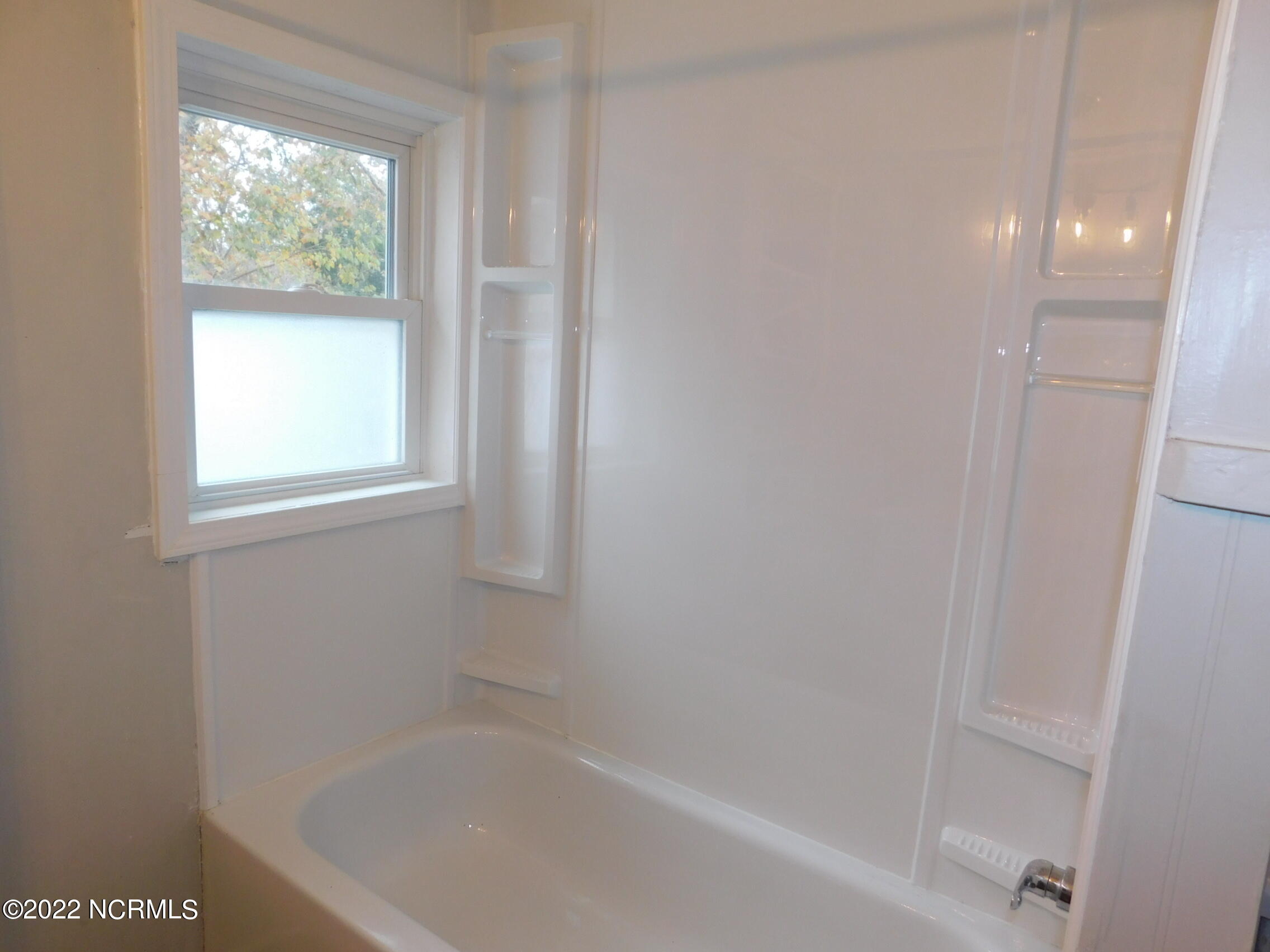 465 W New Hampshire Avenue