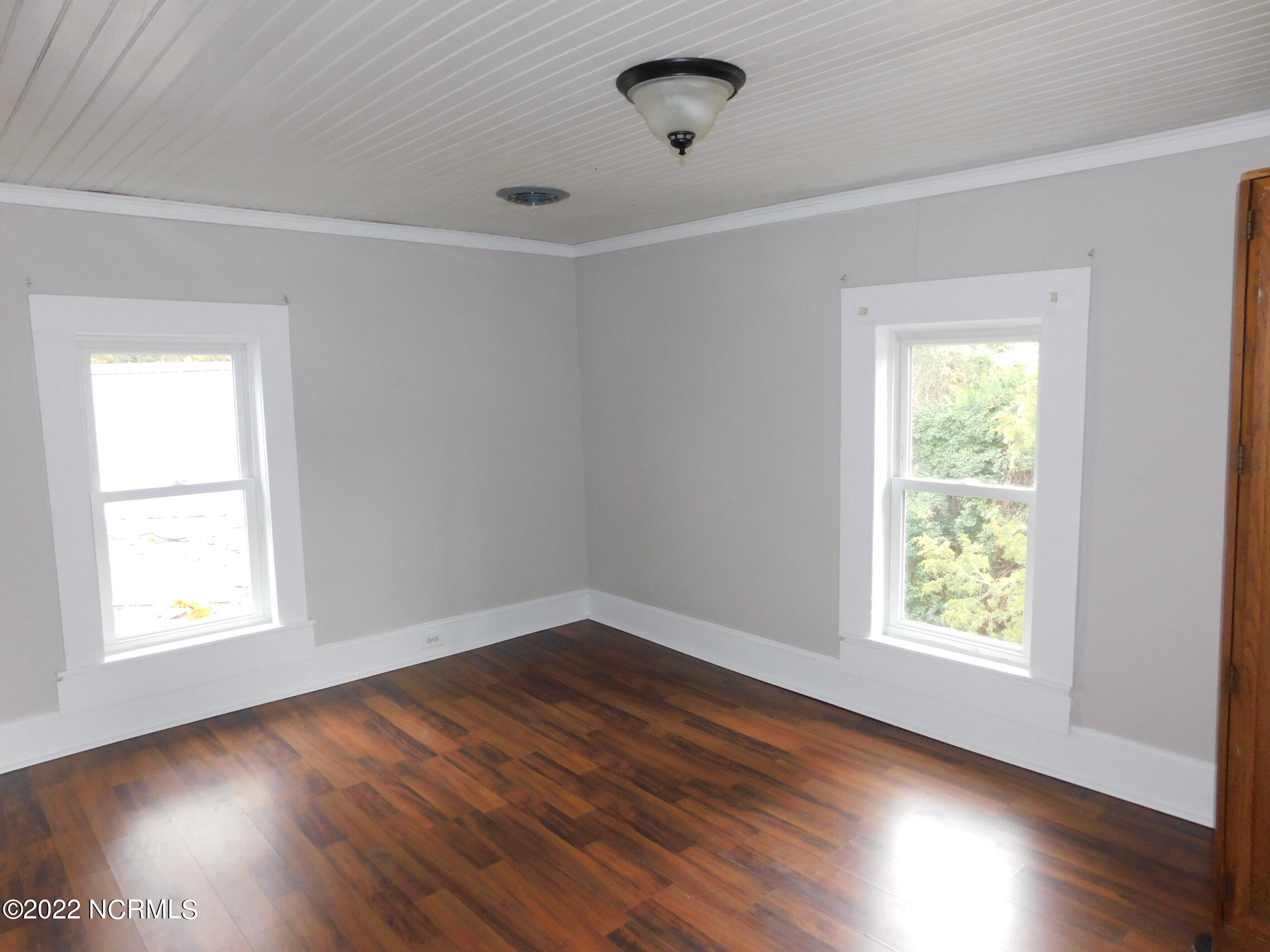465 W New Hampshire Avenue