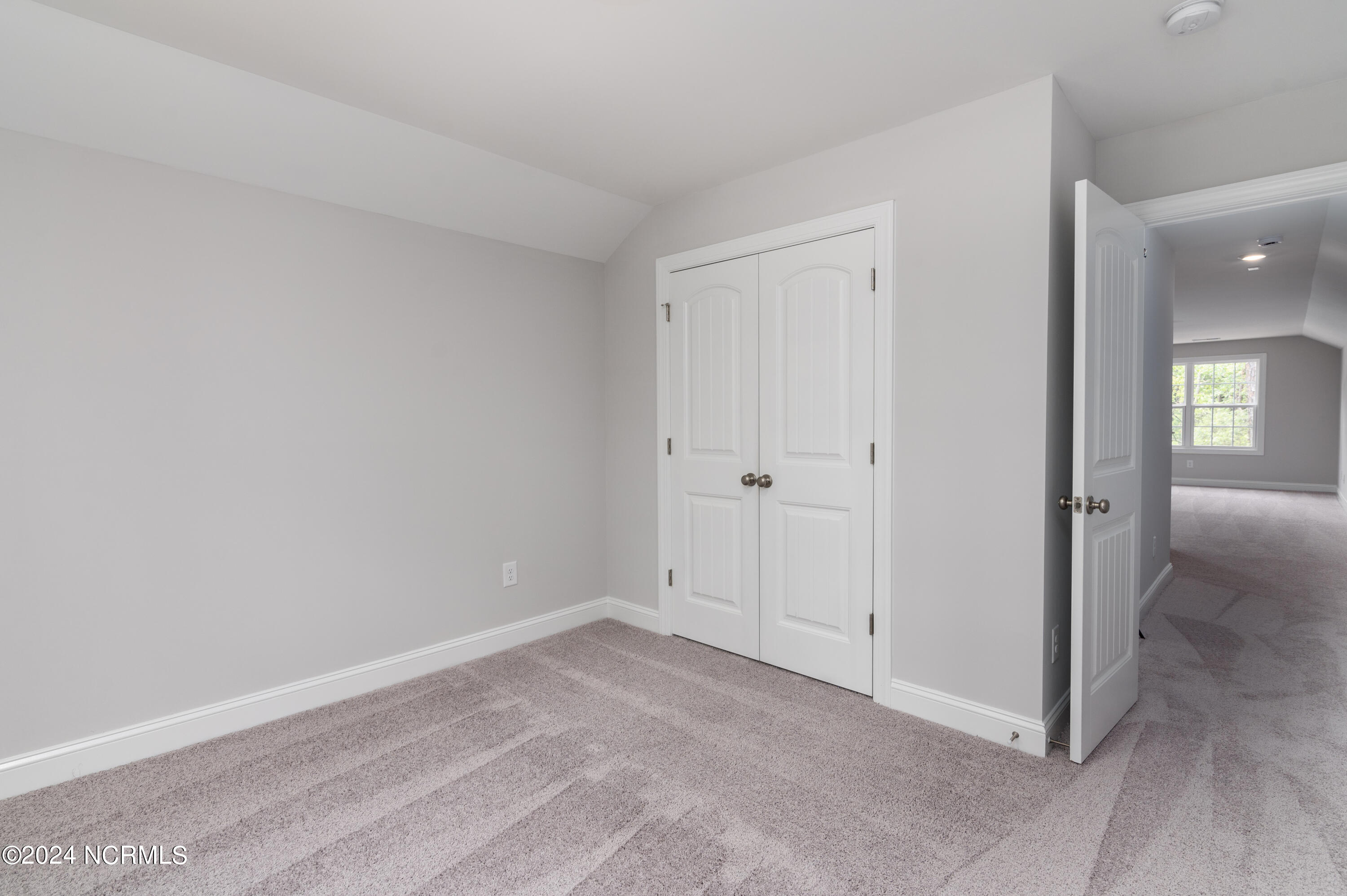 409 Piney Oak Drive, 52