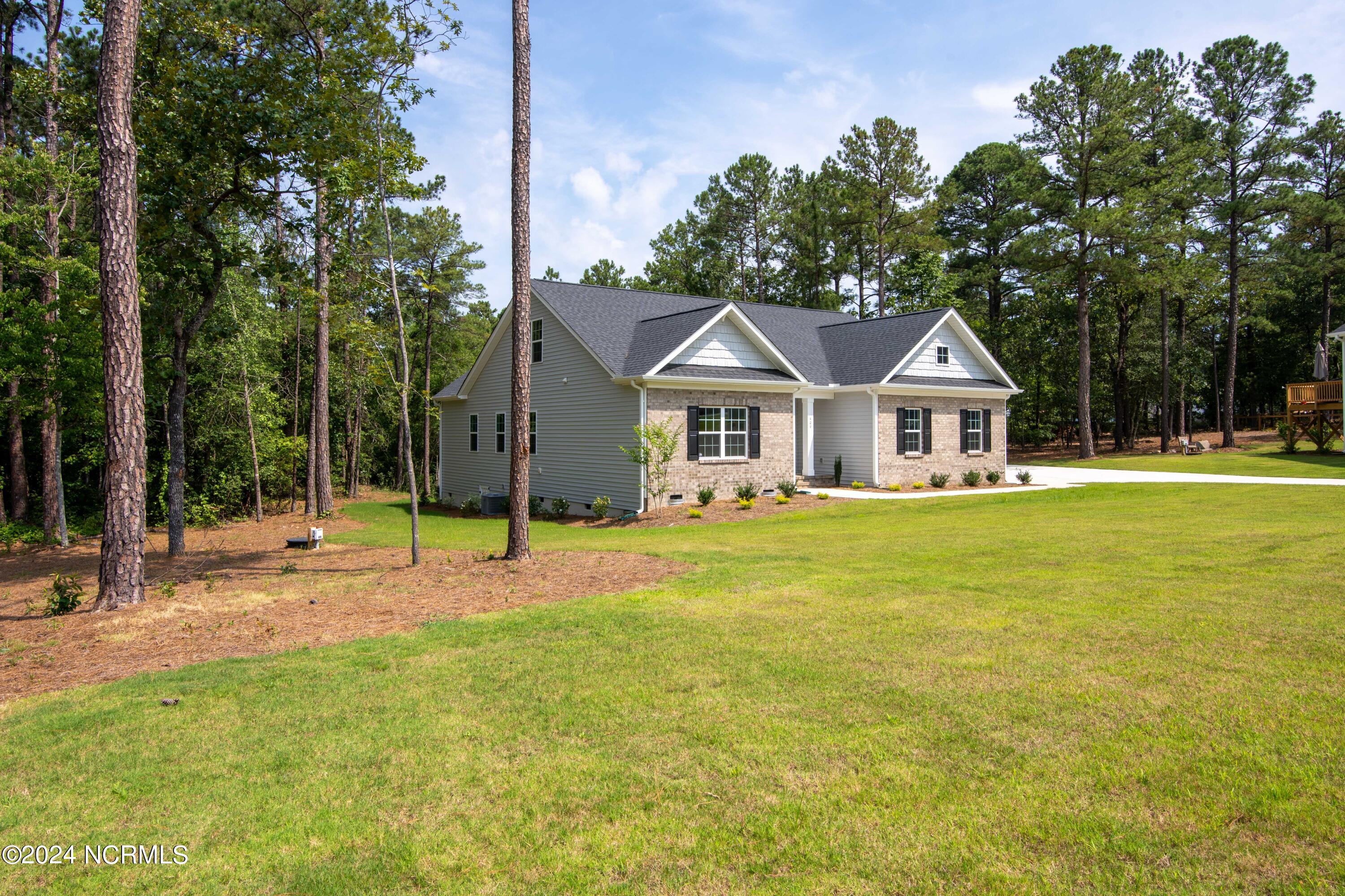 409 Piney Oak Drive, 52
