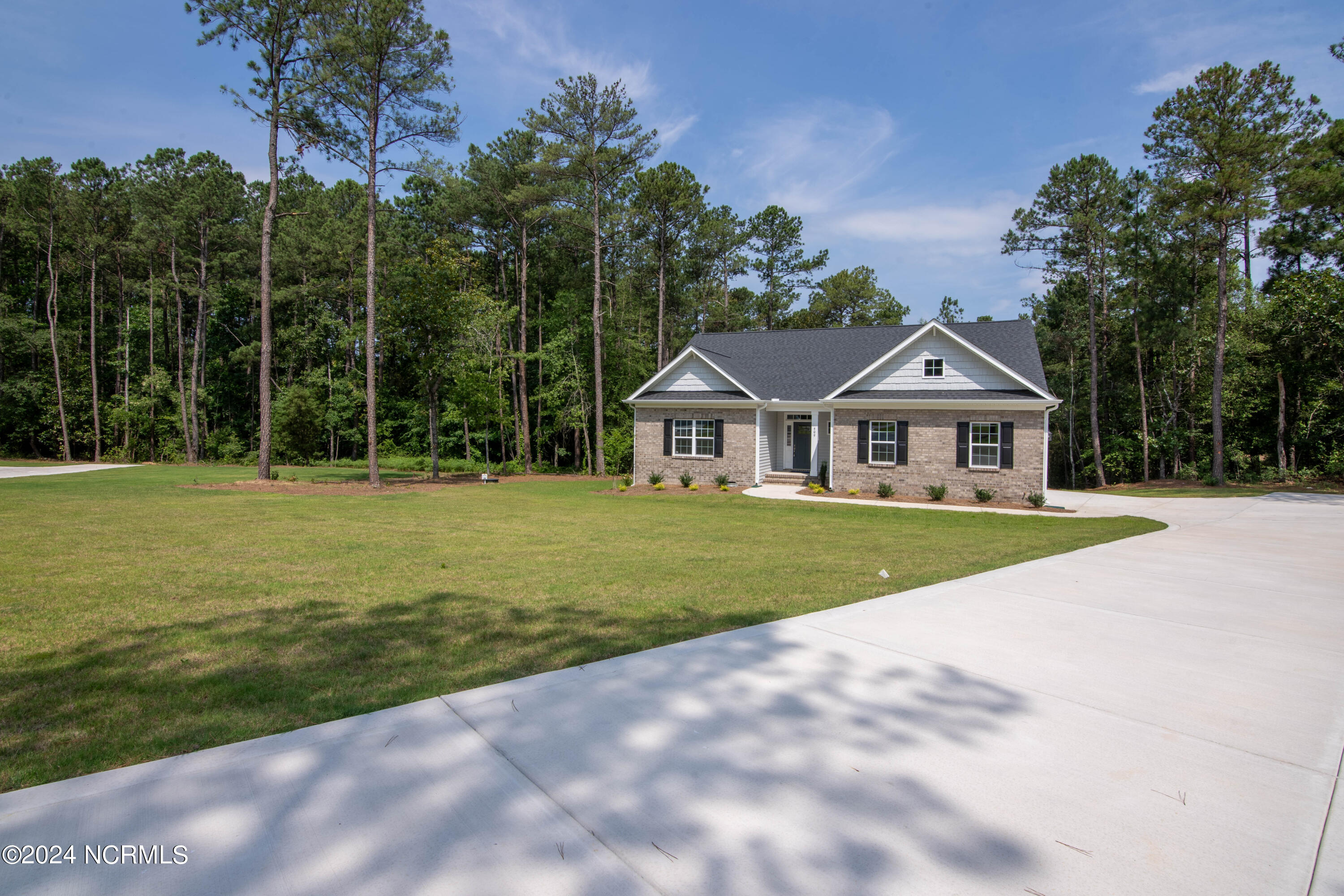 409 Piney Oak Drive, 52