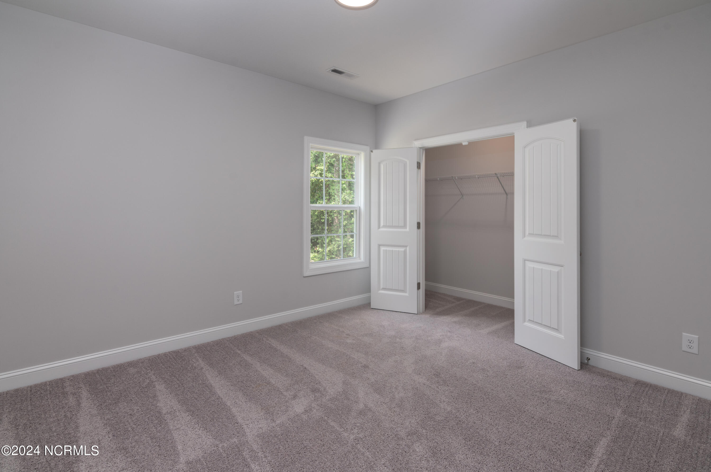 409 Piney Oak Drive, 52