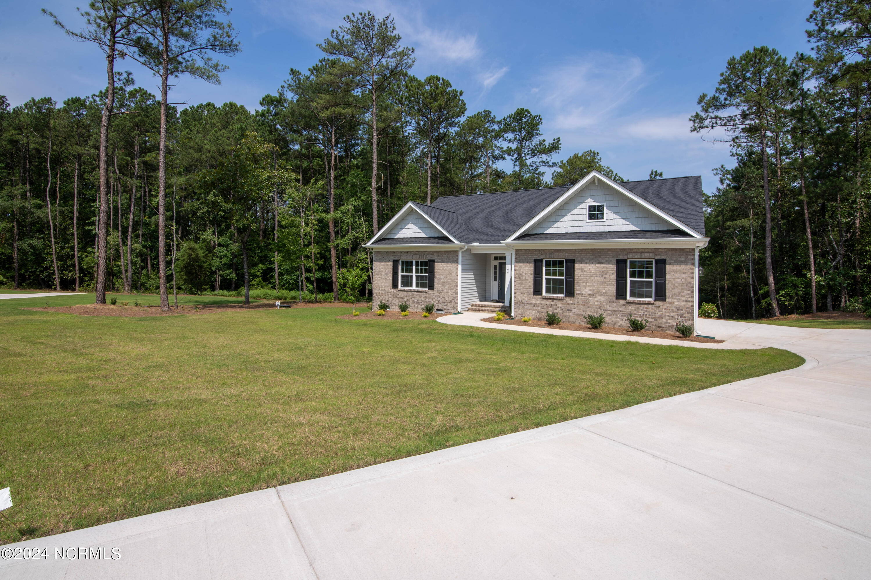 409 Piney Oak Drive, 52