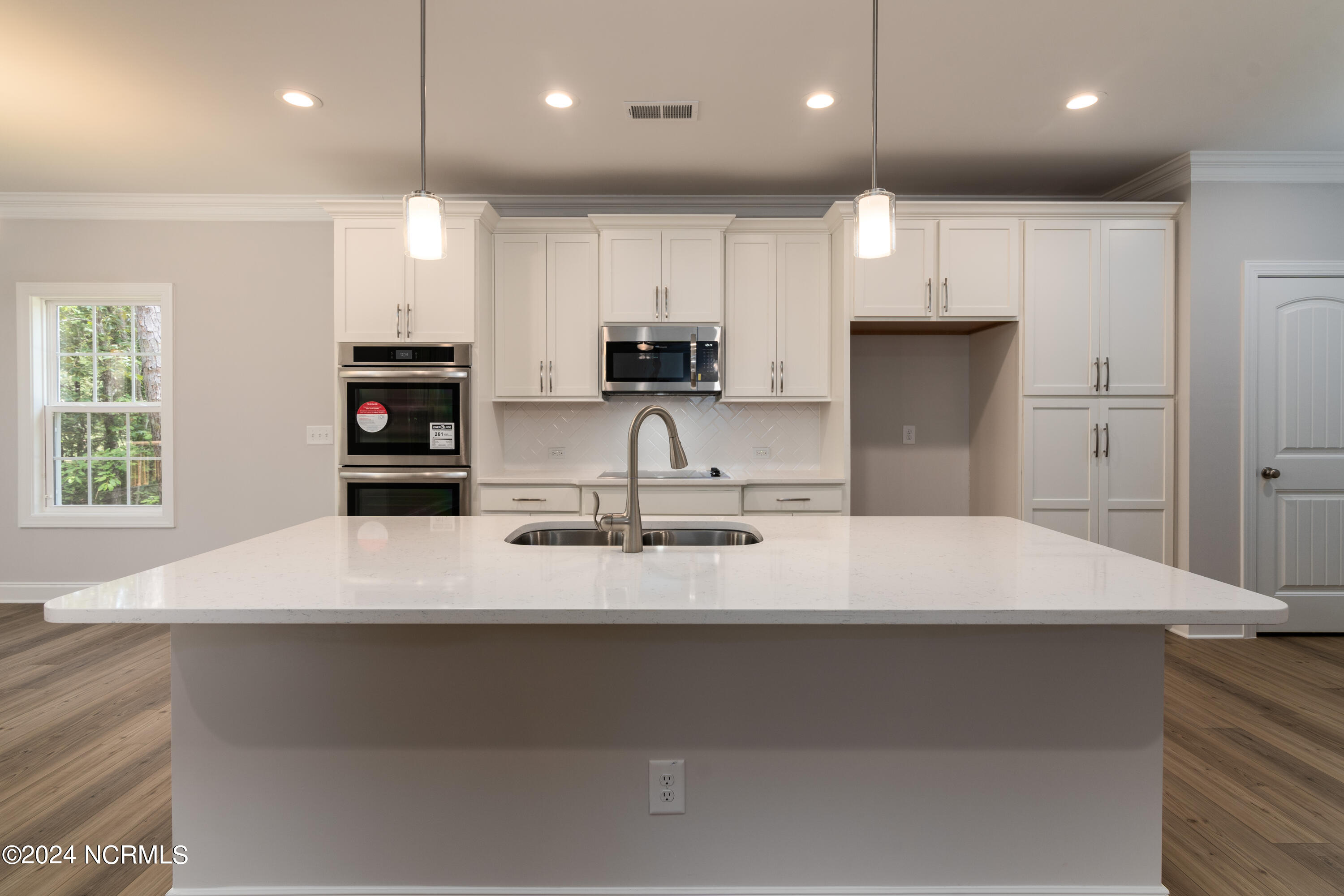 409 Piney Oak Drive, 52