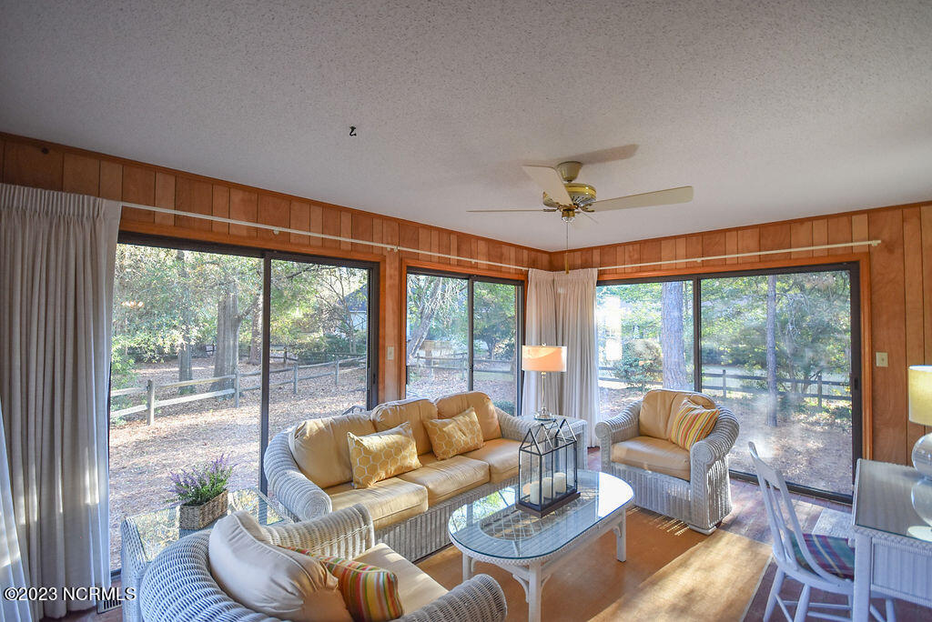 185 Tamarisk Lane