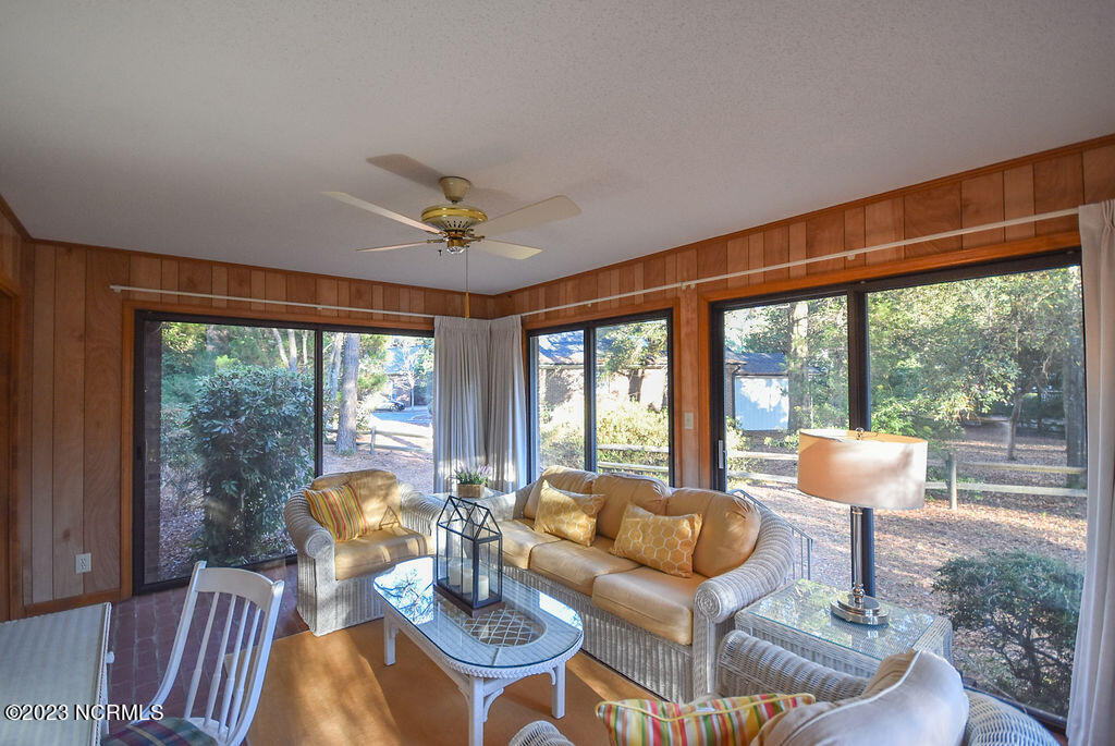 185 Tamarisk Lane