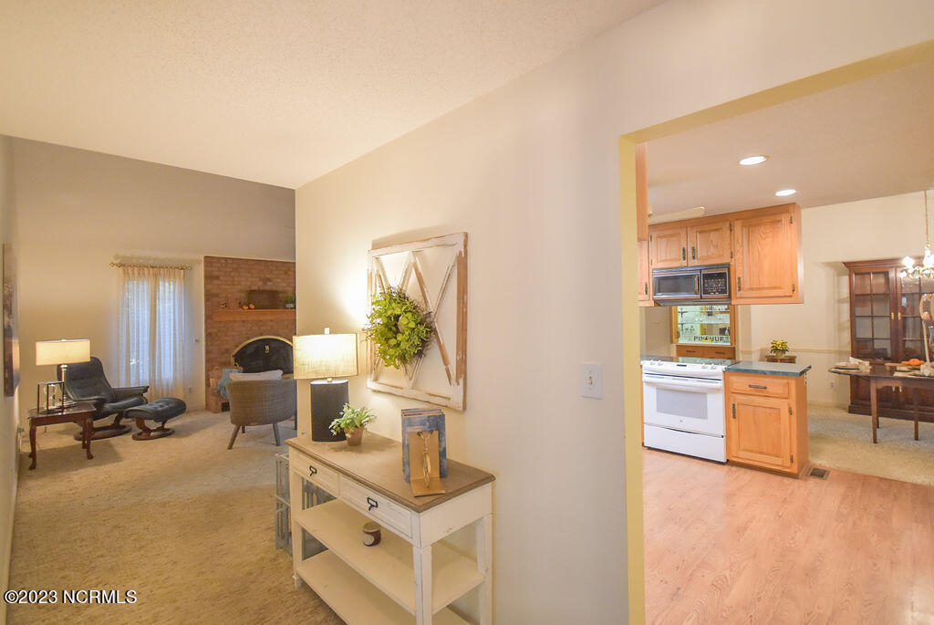 185 Tamarisk Lane