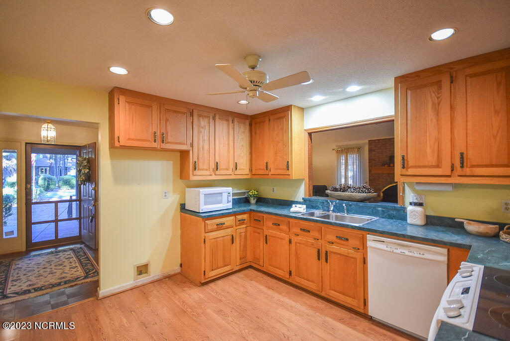 185 Tamarisk Lane