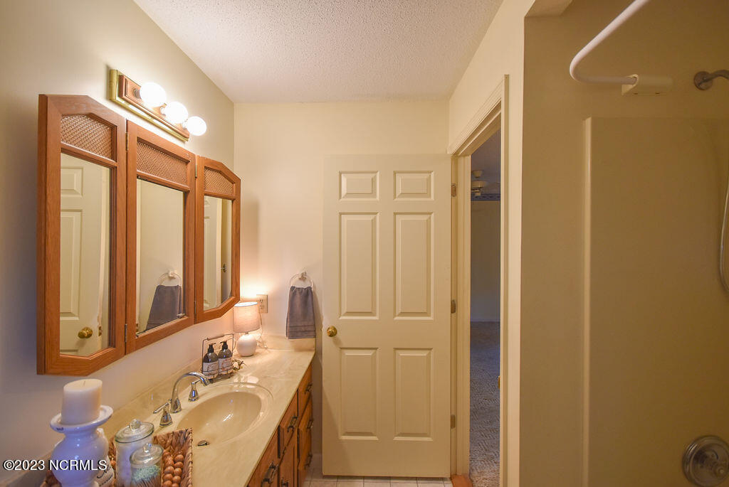 185 Tamarisk Lane