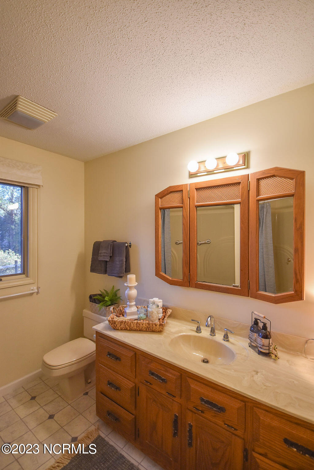 185 Tamarisk Lane