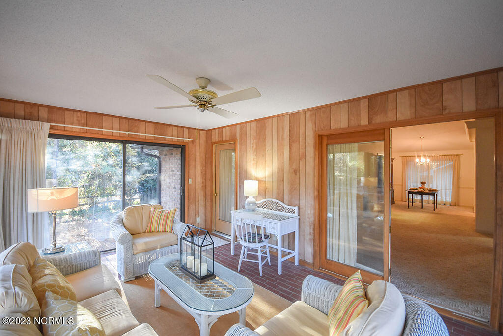 185 Tamarisk Lane