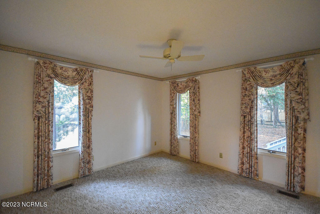 185 Tamarisk Lane