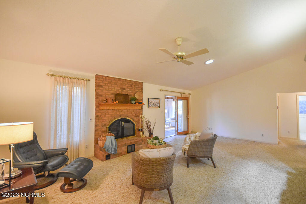 185 Tamarisk Lane