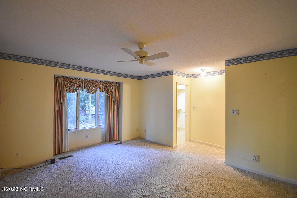 185 Tamarisk Lane