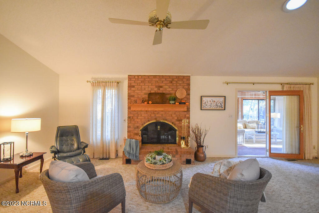 185 Tamarisk Lane