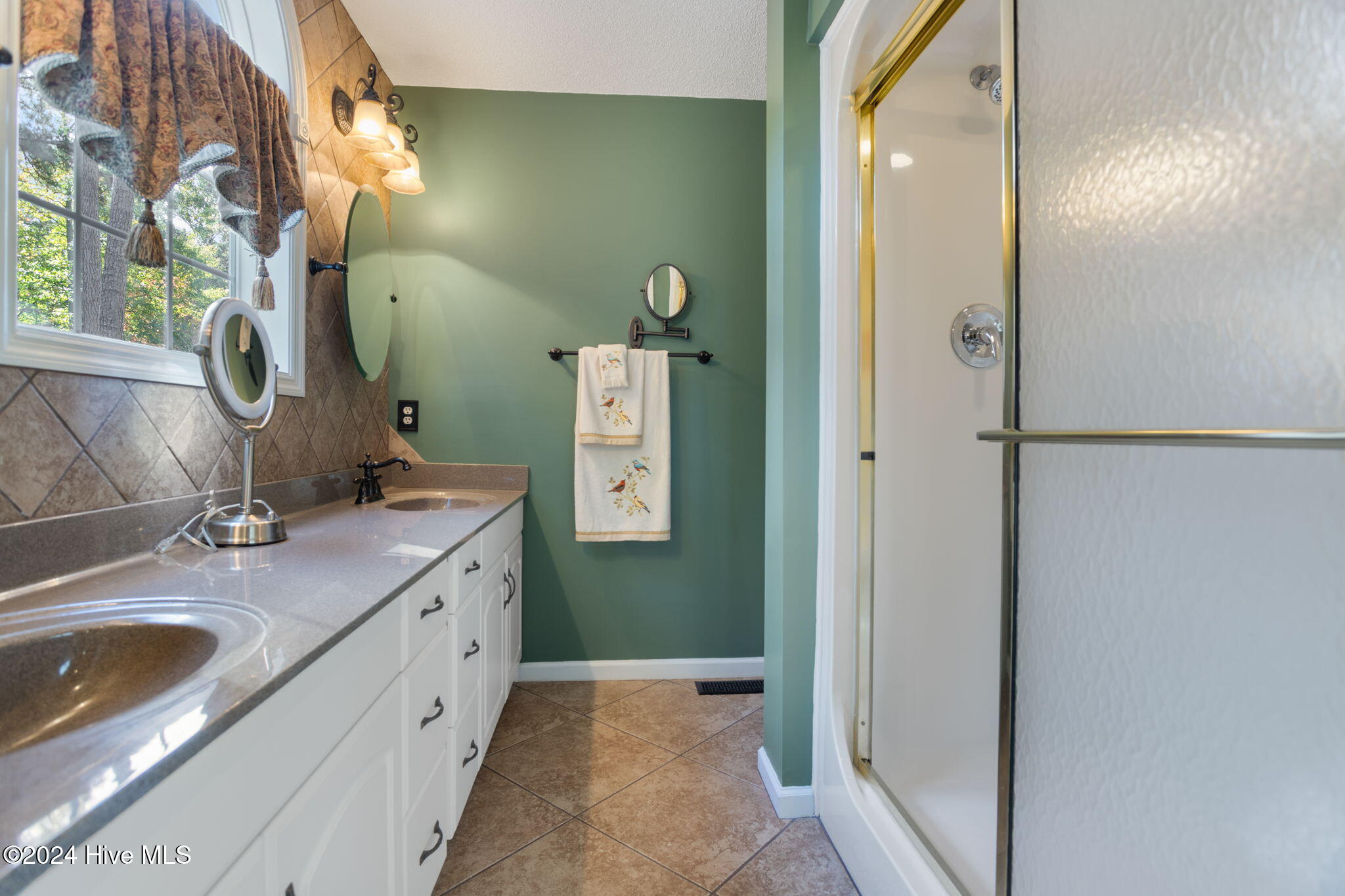 105 Sandhurst Place