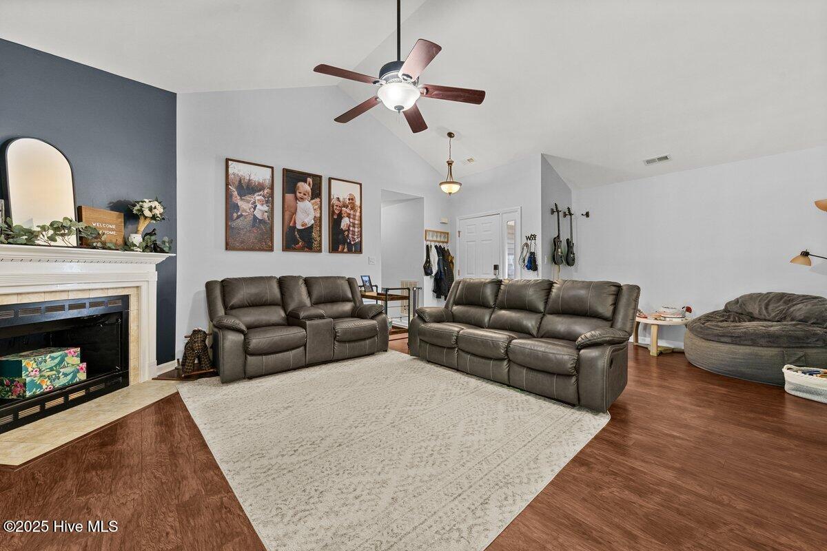 132 Kensington Way Way